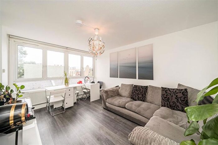 1 Bedroom Flat For Sale In Navarre Road, Stockwell, SW9