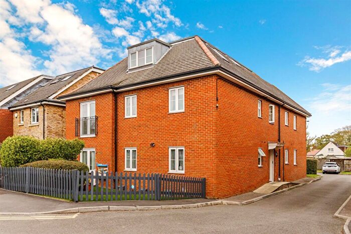2 Bedroom Flat To Rent In Windmill Lane, Epsom, Surrey, KT17
