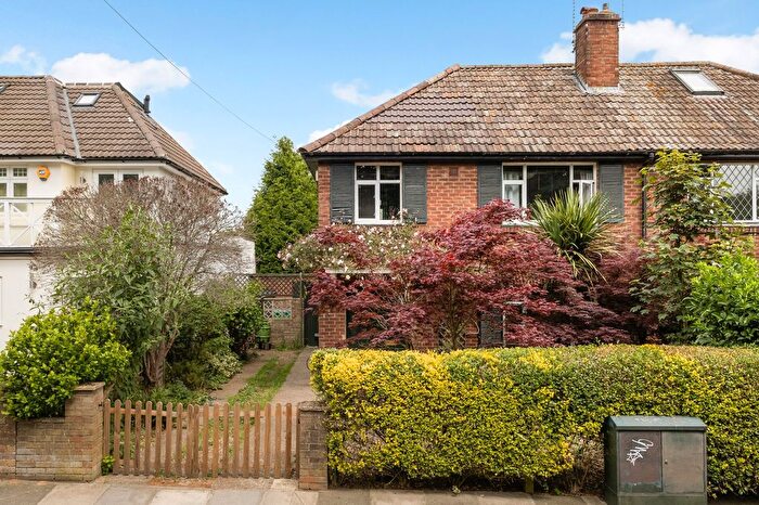 3 Bedroom Property For Sale In Burnell Avenue, Richmond, TW10