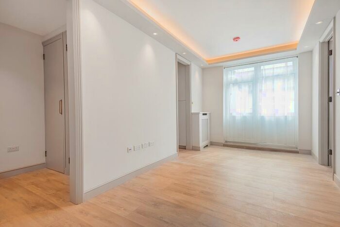 1 Bedroom Flat To Rent In Hanover Gate Mansions, NW1