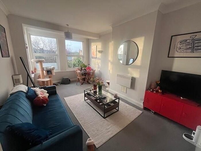 1 Bedroom Flat To Rent In Pembroke Avenue, Hove, BN3