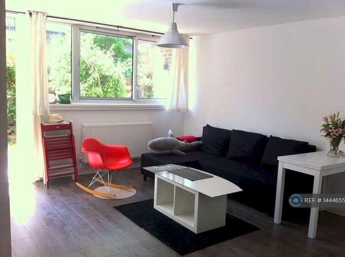 1 Bedroom Flat To Rent In The Triangle, London, EC1V