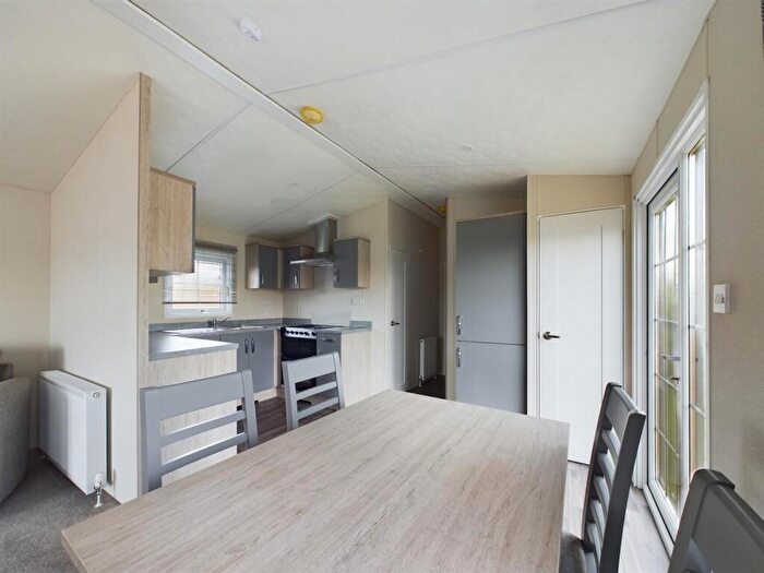 2 Bedroom Chalet For Sale In Coots Lane, Mumby, Alford, LN13