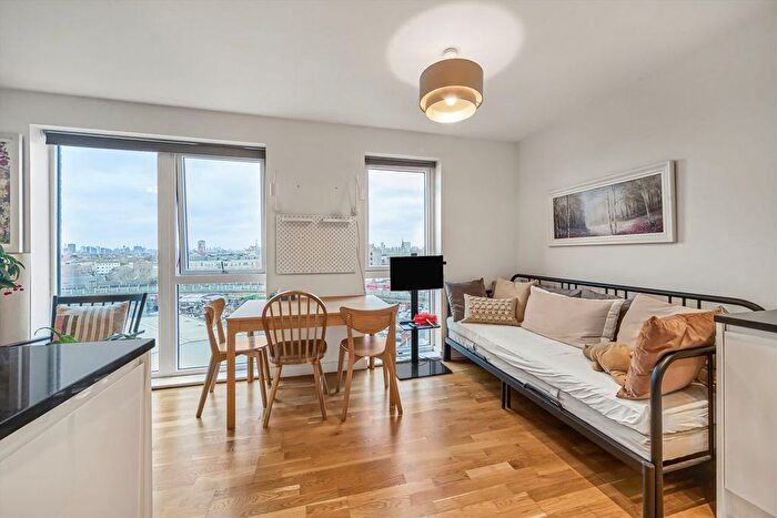 1 Bedroom Flat To Rent In Greenwich High Road, Greenwich, SE10