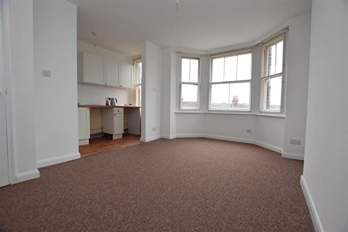2 Bedroom Flat To Rent In Milward Road, Hastings, TN34