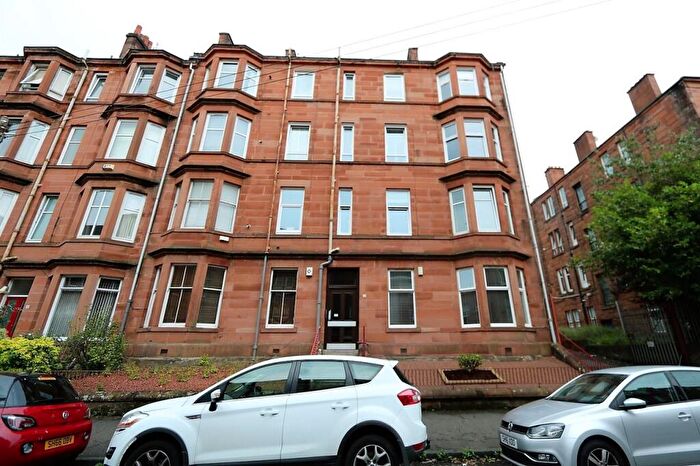 2 Bedroom Apartment To Rent In Waverly Street, Shawlands, Glasgow, G41