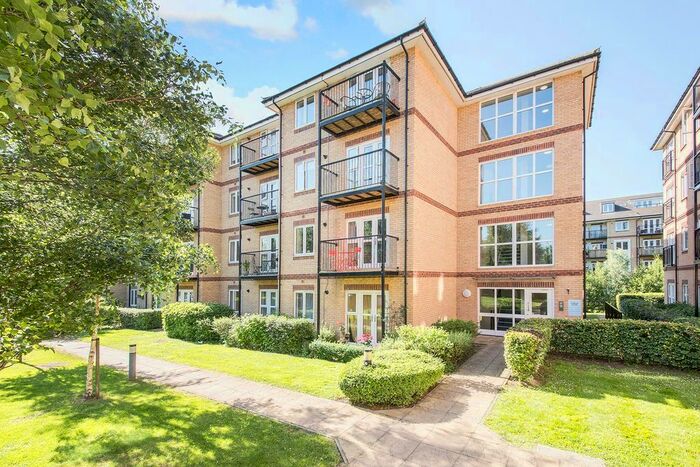 1 Bedroom Flat To Rent In Worcester Close, Anerley, London, SE20