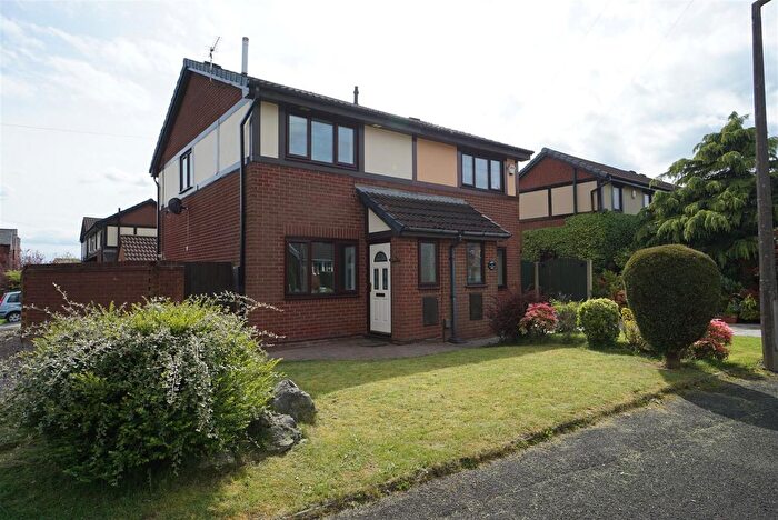 2 Bedroom Semi-Detached House To Rent In Moss Meadow, Westhoughton, BL5
