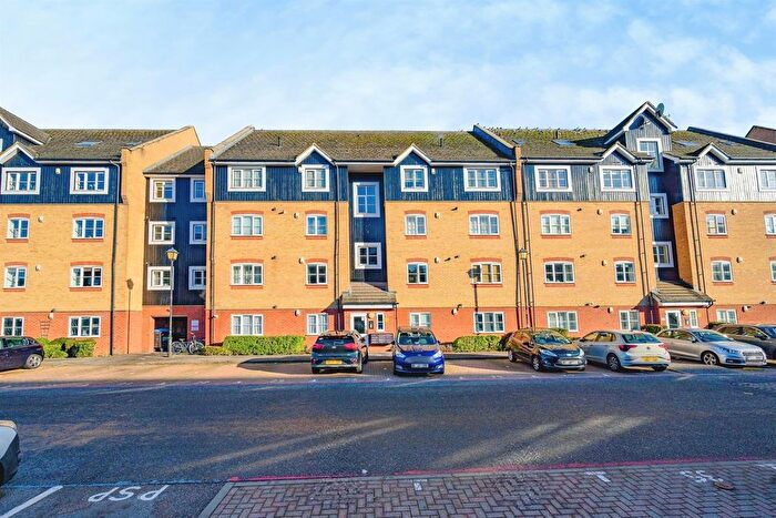2 Bedroom Flat For Sale In Stationers Place, Hemel Hempstead, HP3