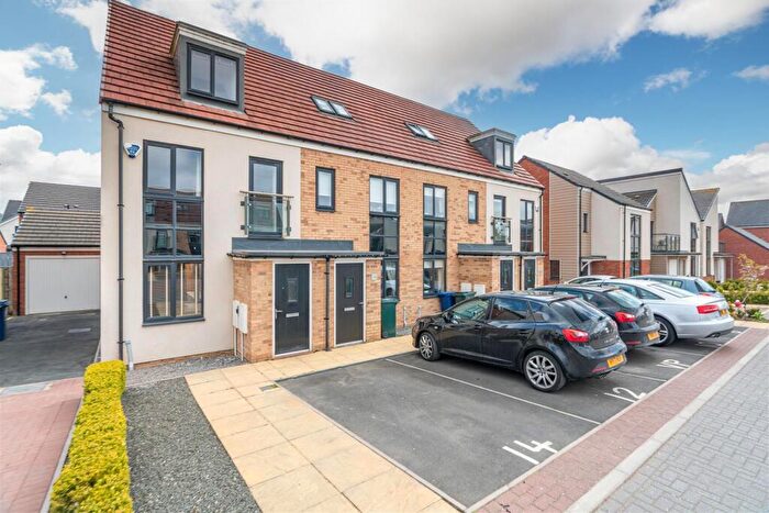 3 Bedroom End Of Terrace House To Rent In Iveston Avenue, Great Park, Newcastle Upon Tyne, NE13