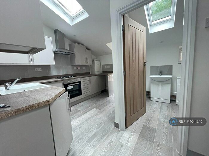 2 Bedroom Terraced House To Rent In Tennyson Street, Swindon, SN1