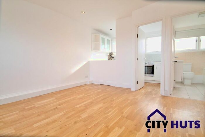 Studio To Rent In Mayton Street, London, N7