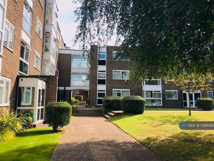 2 Bedroom Flat To Rent In Belmont Hill, London, SE13