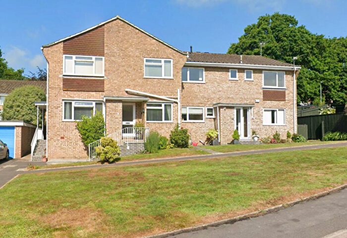 3 Bedroom Flat For Sale In Stirrup Close, Wimborne, BH21