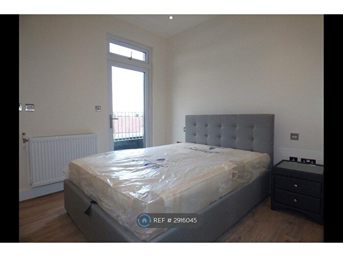 1 Bedroom Flat To Rent In Everlast House, Arnos Grove, N11