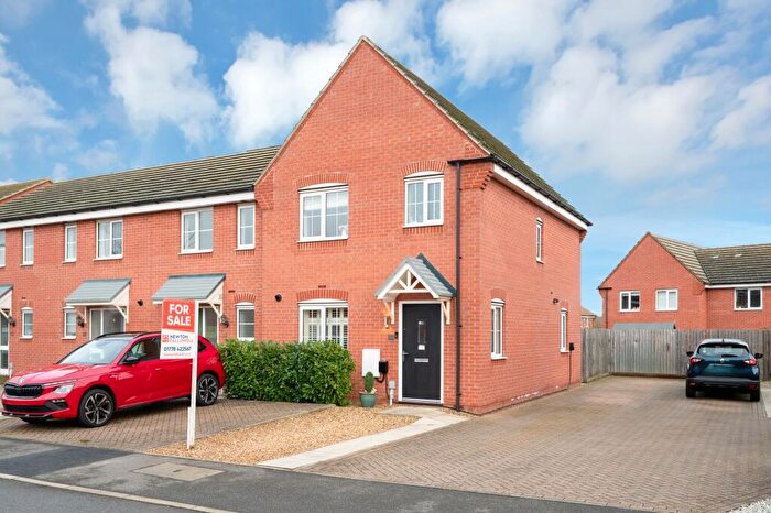 3 Bedroom Semi Detached House For Sale In Taunton Road, Bourne, PE10