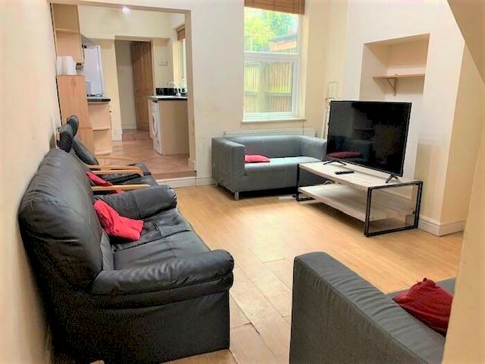 3 Bedroom Terraced House To Rent In Dawlish Road, Selly Oak, Birmingham, B29