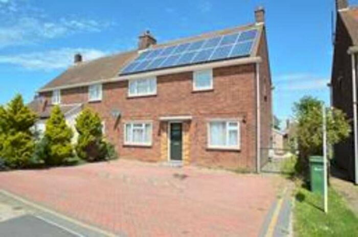 3 Bedroom Semi-Detached House To Rent In Whitehorse Avenue, Halstead, CO9