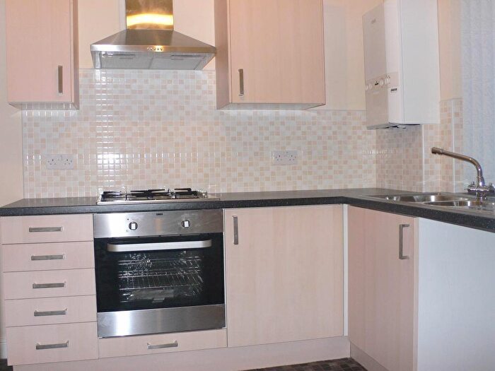 2 Bedroom Apartment To Rent In Dewsbury Road, Beeston, Leeds, West Yorkshire, LS11