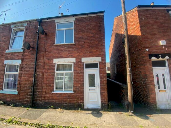 2 Bedroom Semi-Detached House To Rent In Alma Street West, Brampton, Chesterfield, S40
