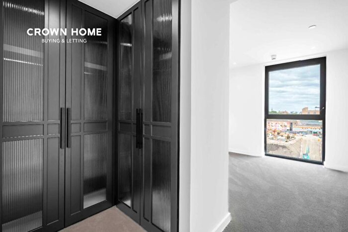 2 Bedroom Apartment To Rent In Boxwood Gardens, London Dock, E1W