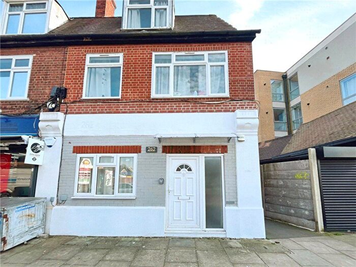 2 Bedroom Flat To Rent In Twickenham Road, Isleworth, TW7