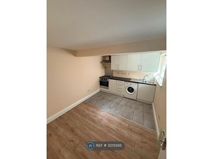 1 Bedroom Flat To Rent In Princess Road West, Leicester, LE1