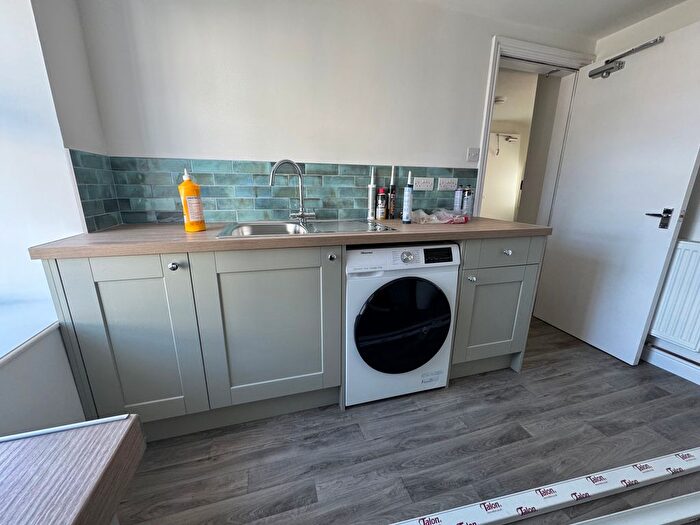 2 Bedroom Flat To Rent In High Street, Bangor, LL57