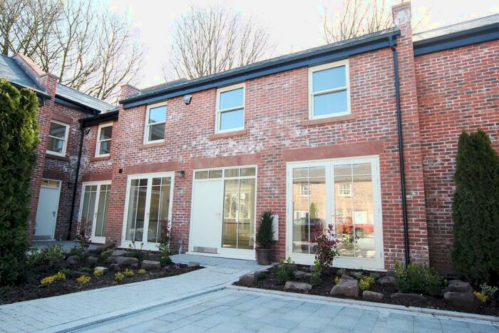 3 Bedroom Town House To Rent In Smithy Mews, Woolton, Liverpool, L25