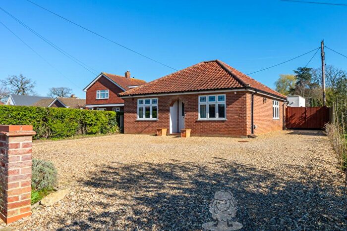 3 Bedroom Bungalow For Sale In New Road, Hethersett, Norwich, Norfolk, NR9