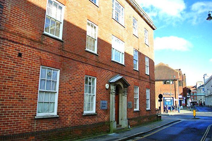 1 Bedroom Flat To Rent In Heritage House, Marlowe Avenue, Canterbury, Kent, CT1