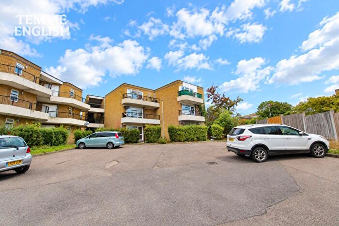 1 Bedroom Studio For Sale In Ryedene Close, Basildon, SS16