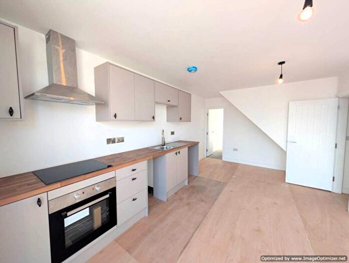 1 Bedroom Flat To Rent In Central Buildings, Hall St, LL14