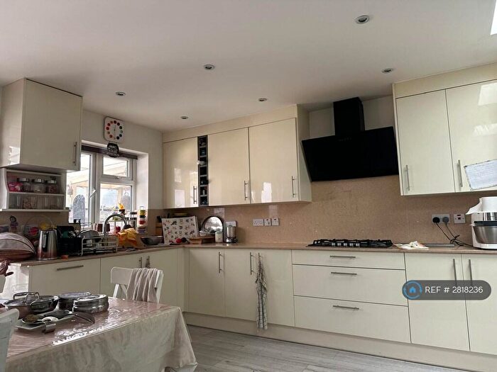 3 Bedroom Semi Detached House To Rent In Broomgrove Gardens, Edgware, HA8