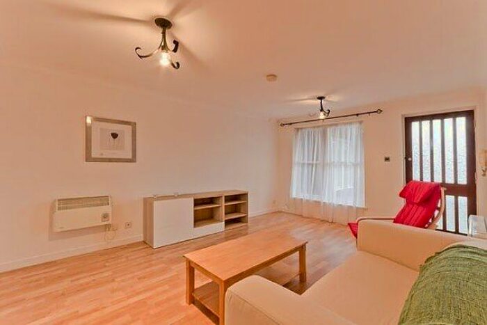 1 Bedroom Flat To Rent In Lewis Road, Richmond, TW10