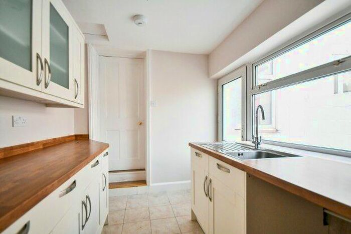 2 Bedroom Property To Rent In Dean Street, Swindon, SN1