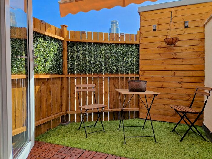 1 Bedroom Flat To Rent In Bethnal Green Road, Bethnal Green, London, E2