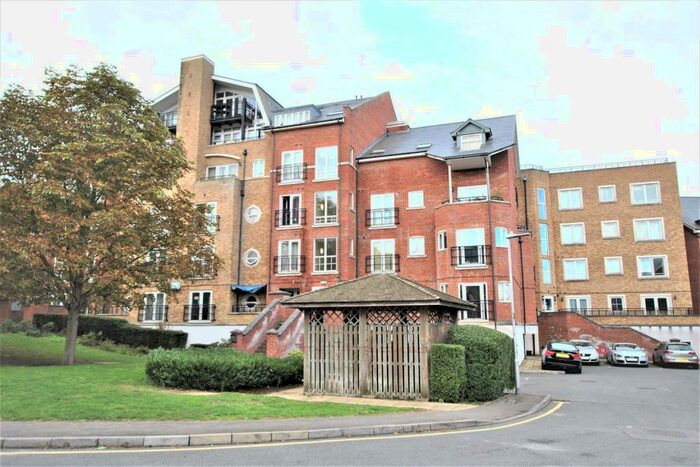 2 Bedroom Apartment To Rent In Aveley House, Iliffe Close, Reading, RG1