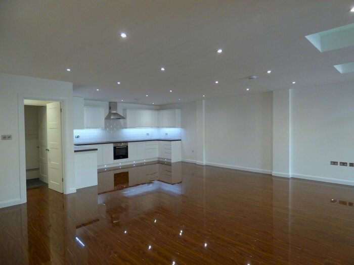 2 Bedroom Flat To Rent In Broomgrove Road, London, SW9