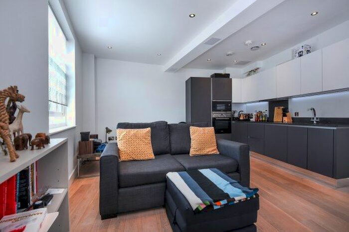 1 Bedroom Flat To Rent In Deptford Bridge, London, SE8