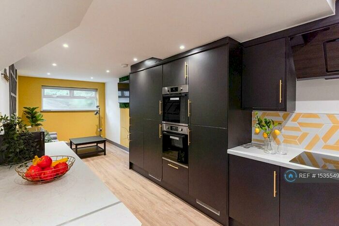 6 Bedroom End Of Terrace House To Rent In Thurmond Crescent, Winchester, SO22