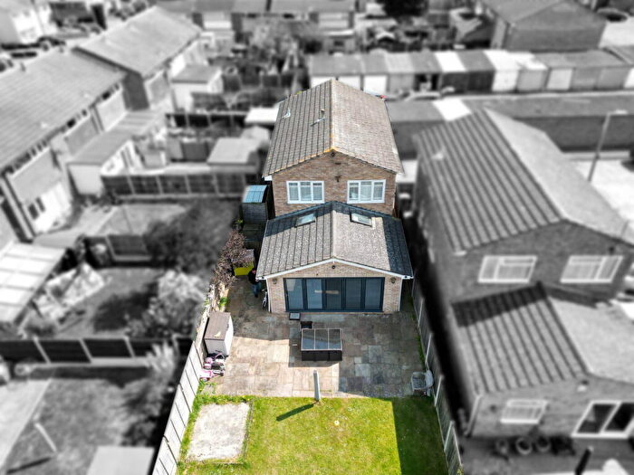 3 Bedroom Detached House For Sale In Bowman Avenue, Eastwood, Leigh-on-sea, SS9