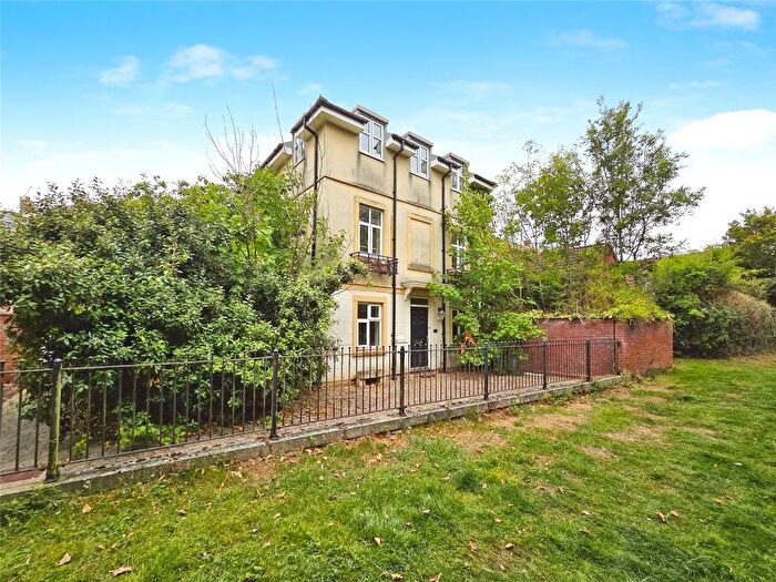 4 Bedroom Detached House For Sale In Elgar Close, Swindon, Wiltshire, SN25