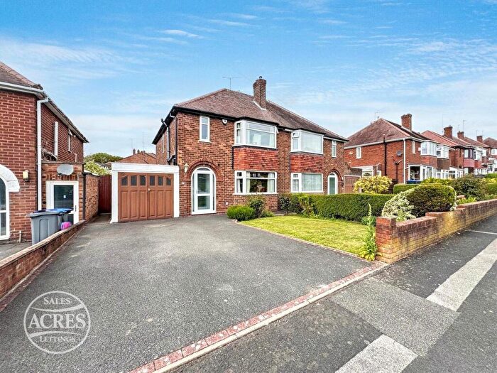 3 Bedroom Semi-Detached House For Sale In Appleton Avenue, Great Barr, Birmingham, B43