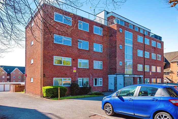2 Bedroom Flat For Sale In Winn Road, Southampton, Hampshire, SO17