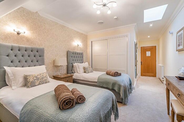 1 Bedroom Retirement Property To Rent In Yorktown Road, Sandhurst, Berkshire, GU47