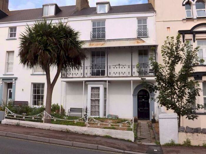 2 Bedroom Flat To Rent In West Cliff, Dawlish, EX7