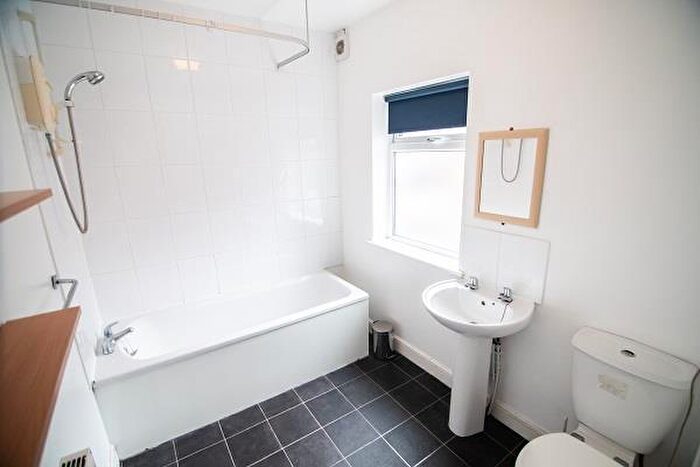 4 Bedroom House To Rent In Harland Road, Sheffield, S11
