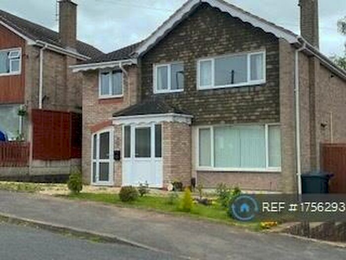 5 Bedroom Detached House To Rent In St Judes Avenue, Studley, B80