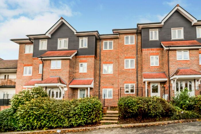 2 Bedroom Flat To Rent In Hayter Lodge, Freer Crescent, High Wycombe, HP13